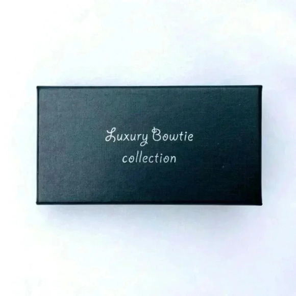 Spotted Black & Cobalt Luxury Leather Feather Bowtie and Lapel Pin Set Italy - Picture 5 of 5